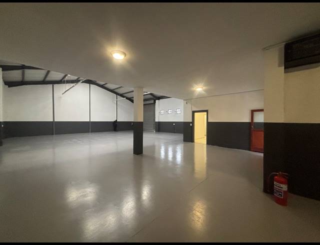 420M² WAREHOUSE TO LET IN EPPING INDUSTRIAL